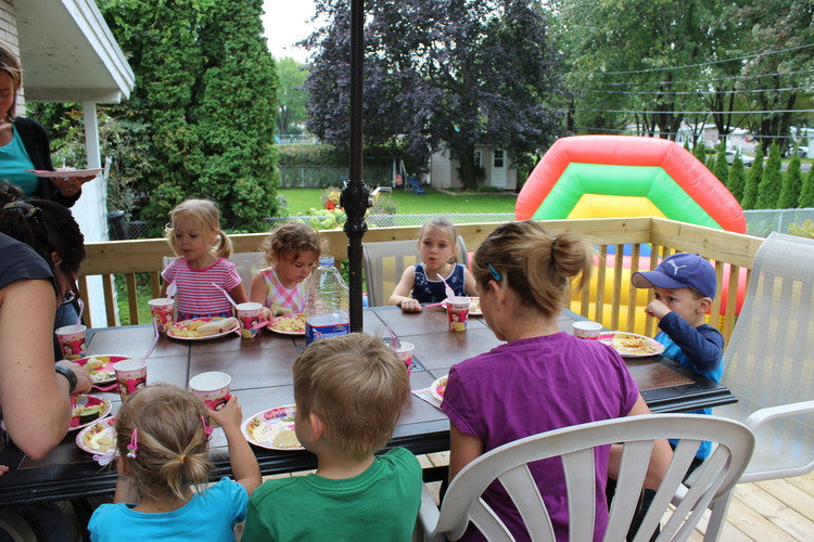 12 conseils pratiques pour organiser une fête d’enfant l’été!